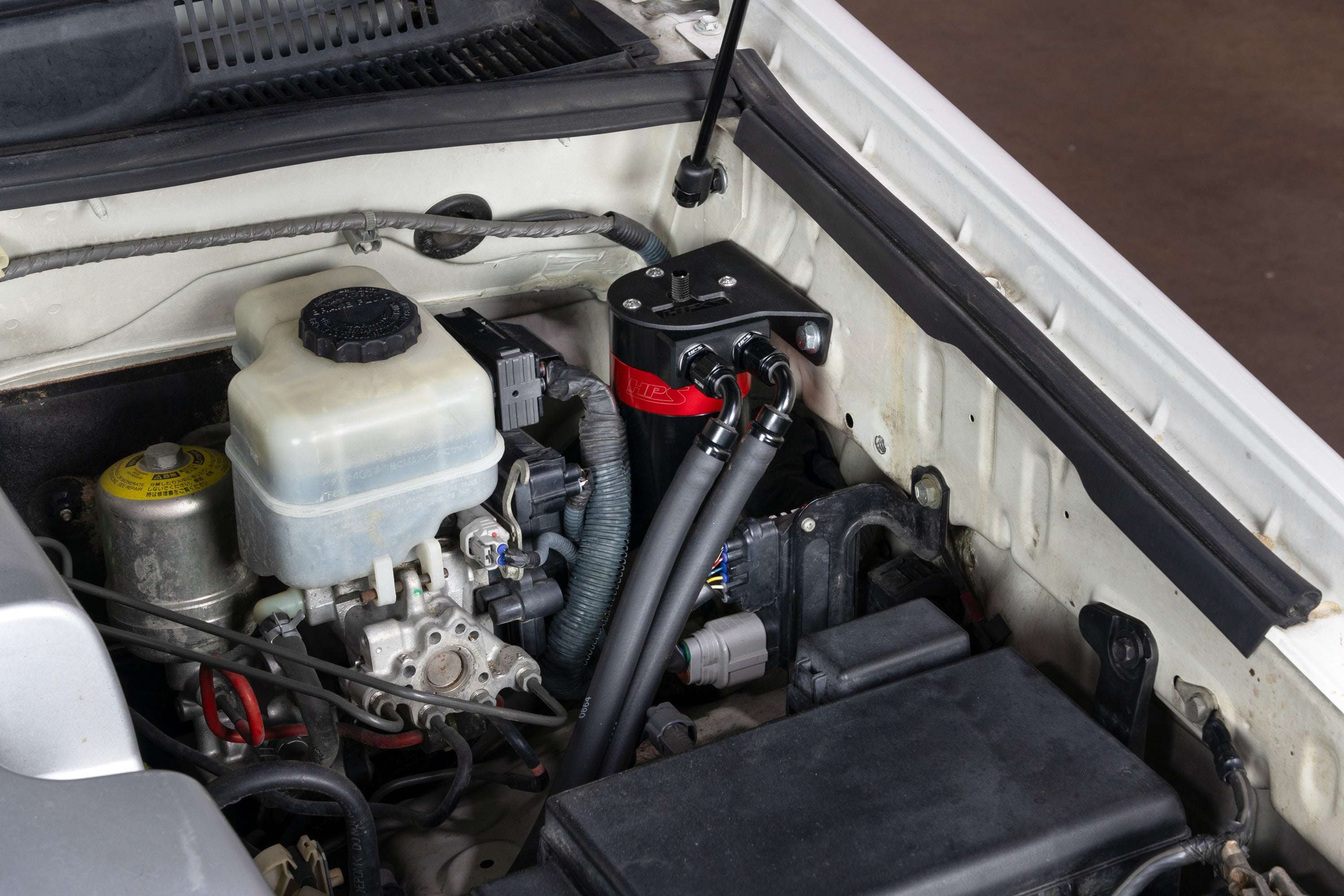 HPS Performance Aluminum Oil Catch Can Kit Installed 2003-2009 Lexus GX470 4.7L V8 J120 860-019