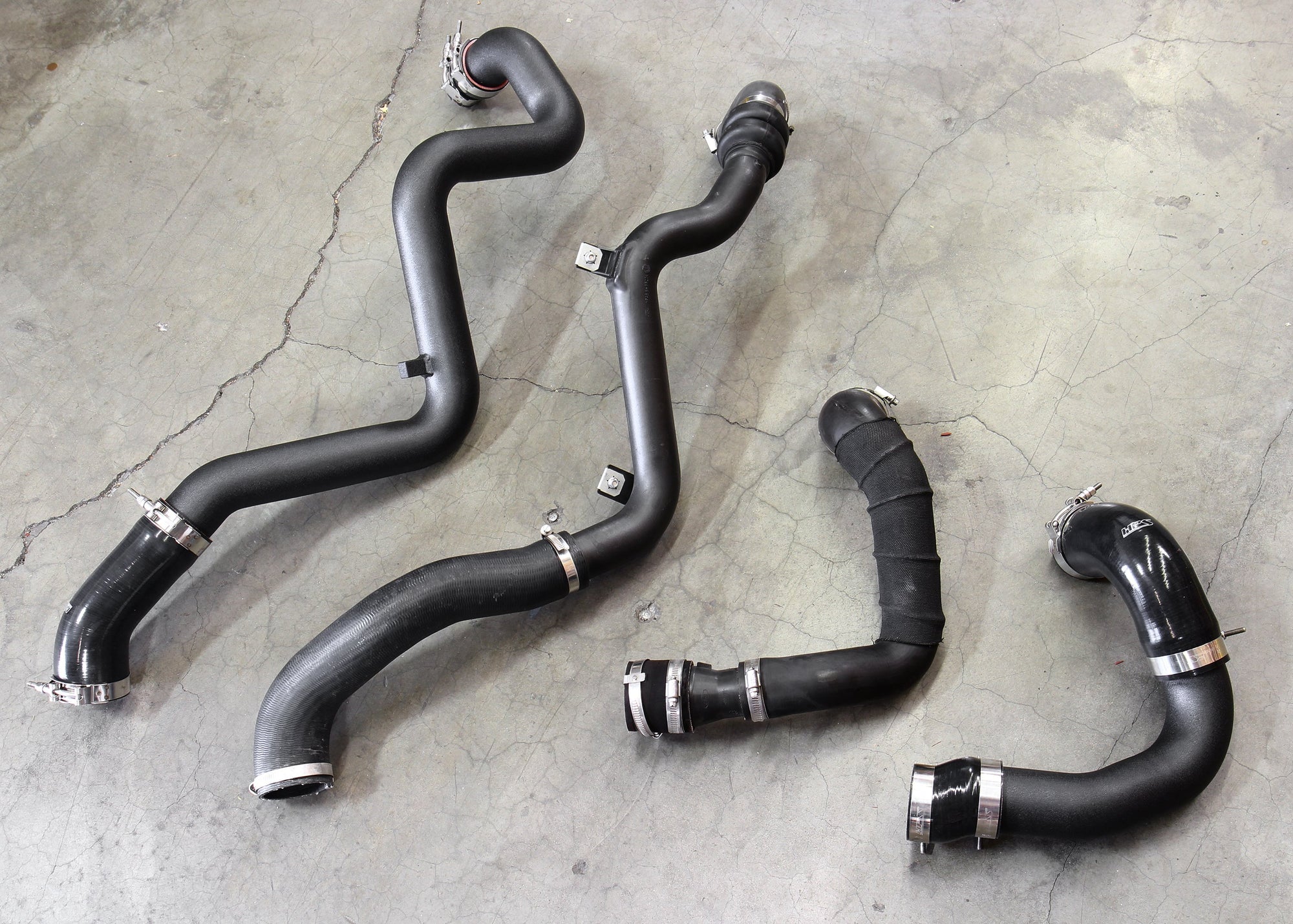 HPS Intercooler Piping Kit vs OEM Charge Pipes 16-18 Ford Focus RS 2.3L Turbo