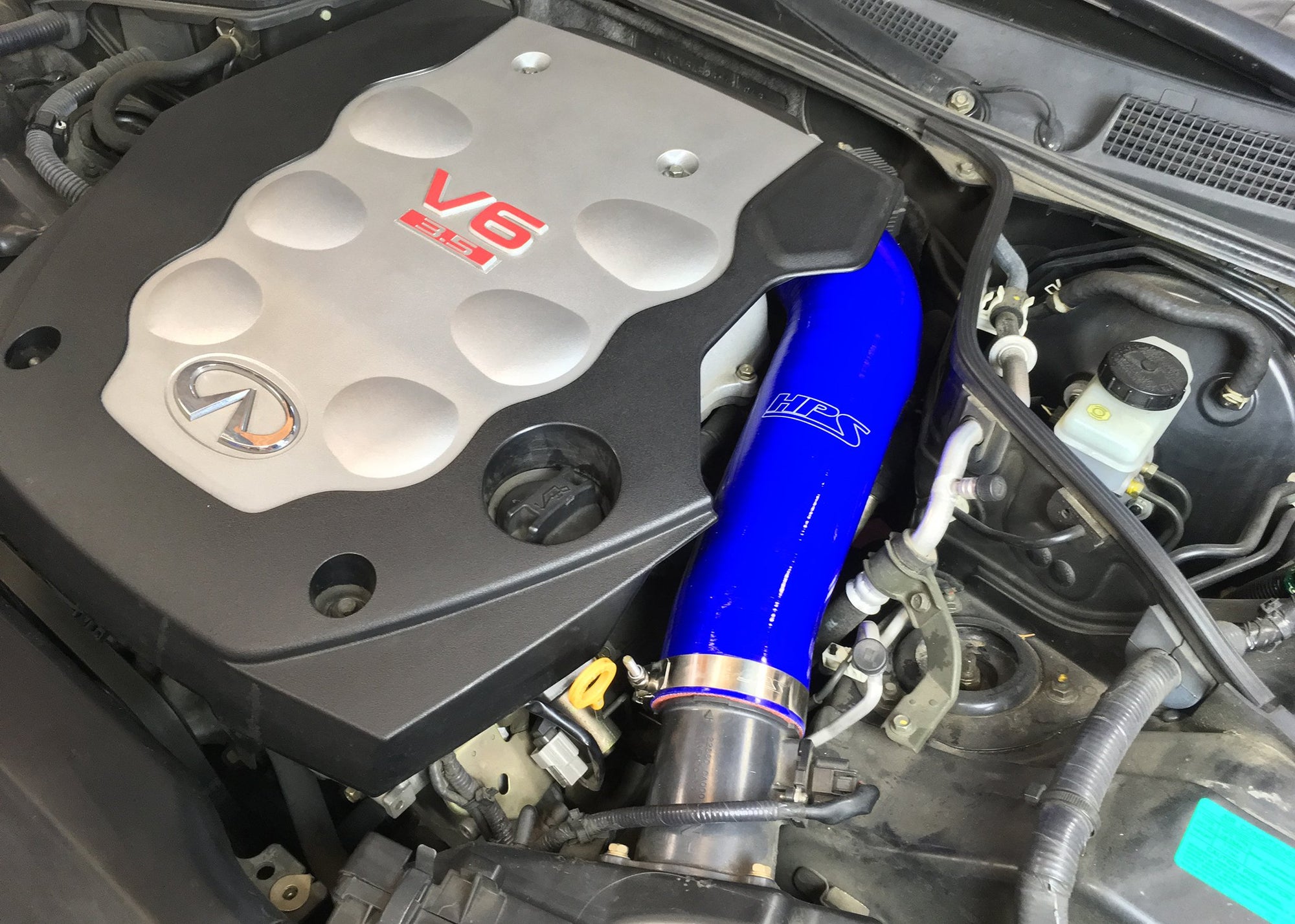 HPS Silicone Post MAF Air Intake Kit 57-1592 installed on Infiniti 03-06 G35 Sedan 3.5L V6